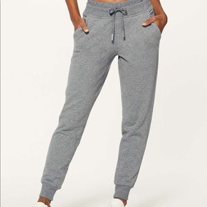Lululemon warm down jogger **28